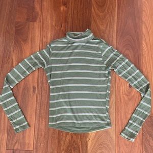 Sky and Sparrow Long Sleeve Turtleneck Top